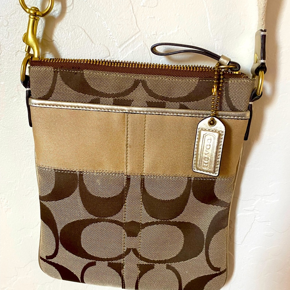 COACH EUC Signature Stripe Swingpack Small Crossbody Bag